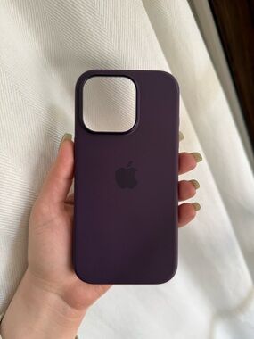 iPhone 16 Pro Case by Apple